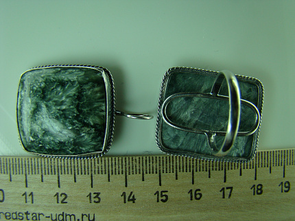 Серьги кольцо квадратной формы клинохлор