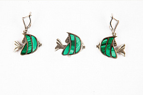 Кольцо и серьги в виде рыбок малахит