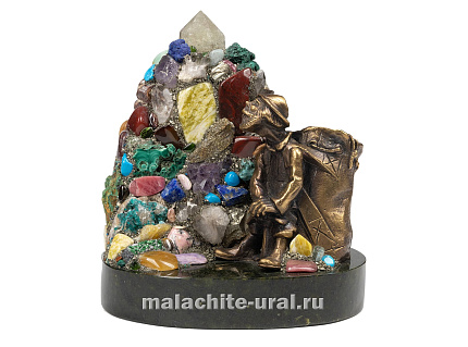 Карандашница с минералами