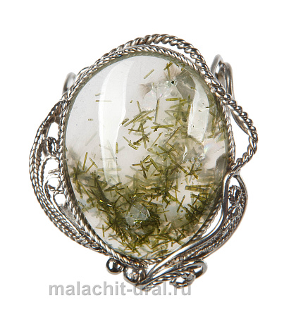 Кольцо из кварца с эпидотом