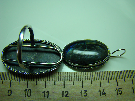 Черные серьги и кольца лабрадор
