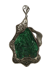 Кулон из малахита