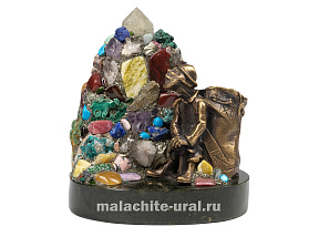 Карандашница с минералами