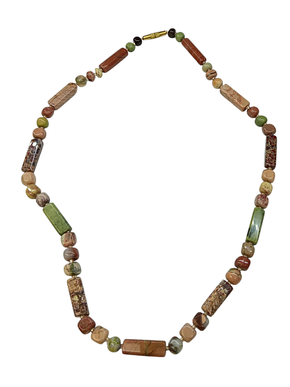 Бусы из разноцветной яшмы