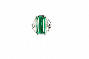 Мужское кольцо с зеленым камнем